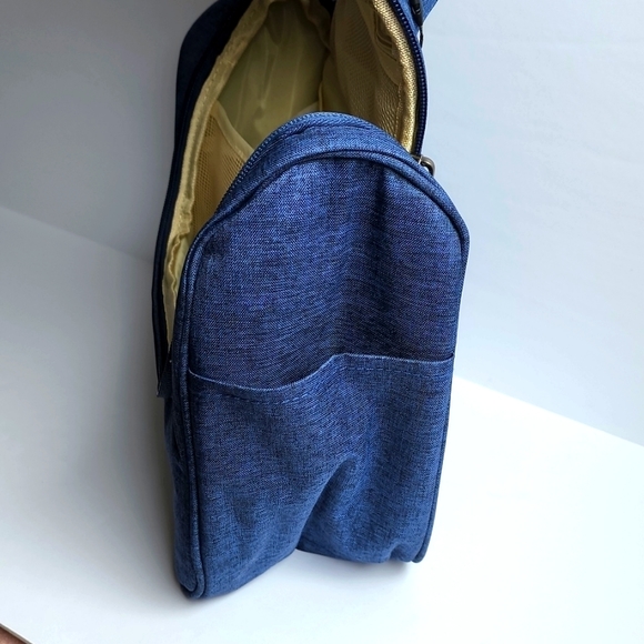 Hikenture Blue Travel Bag/Organizer - Picture 11 of 12